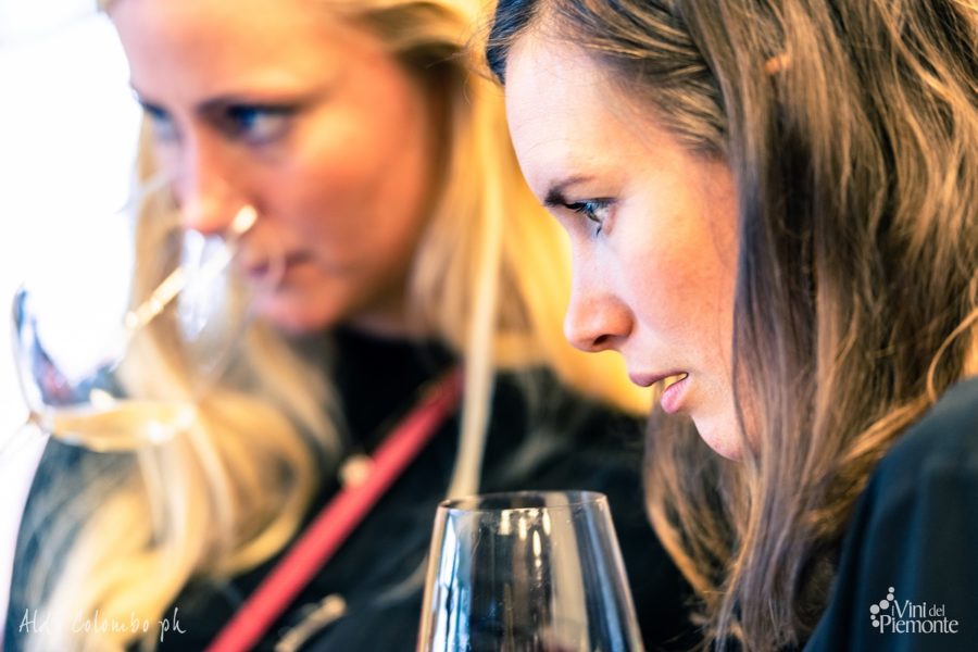 Degustazione vino bianco in Norvegia Scandinavia